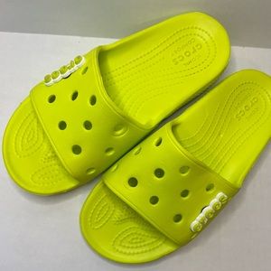 CROCS Sandal Men / Youth 4, Women 6 Highlighter Green